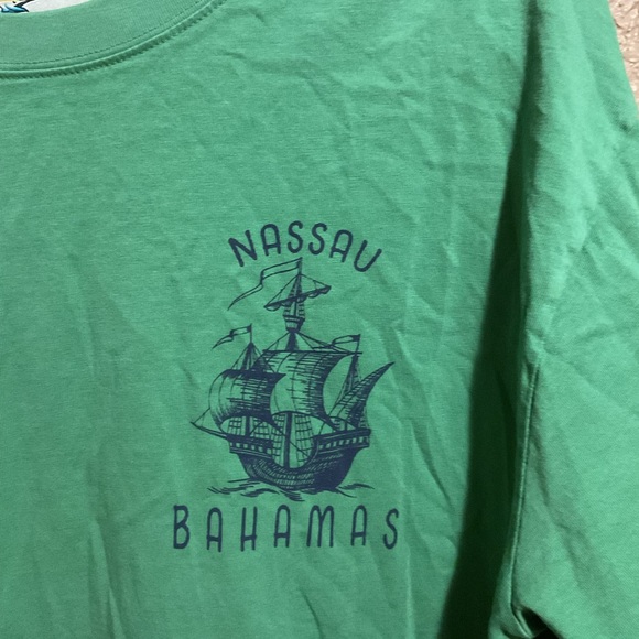 Salty Waves Nassau Bahamas Ship Green Shirt Unisex Size 2XL - Picture 2 of 3